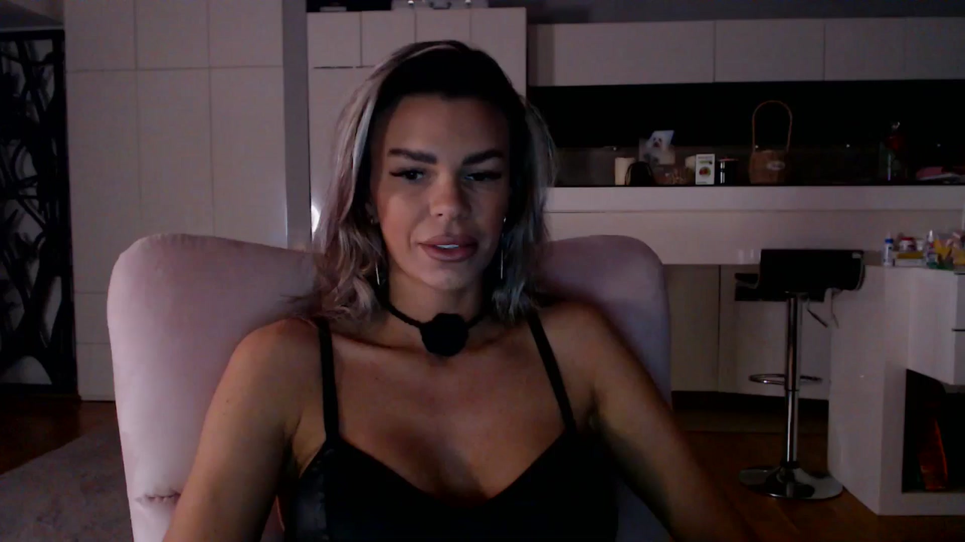 Gallery image thumbnail from D_y_y's myfreecams stream on, 03/19/2026, 05:00 image 1 of 20