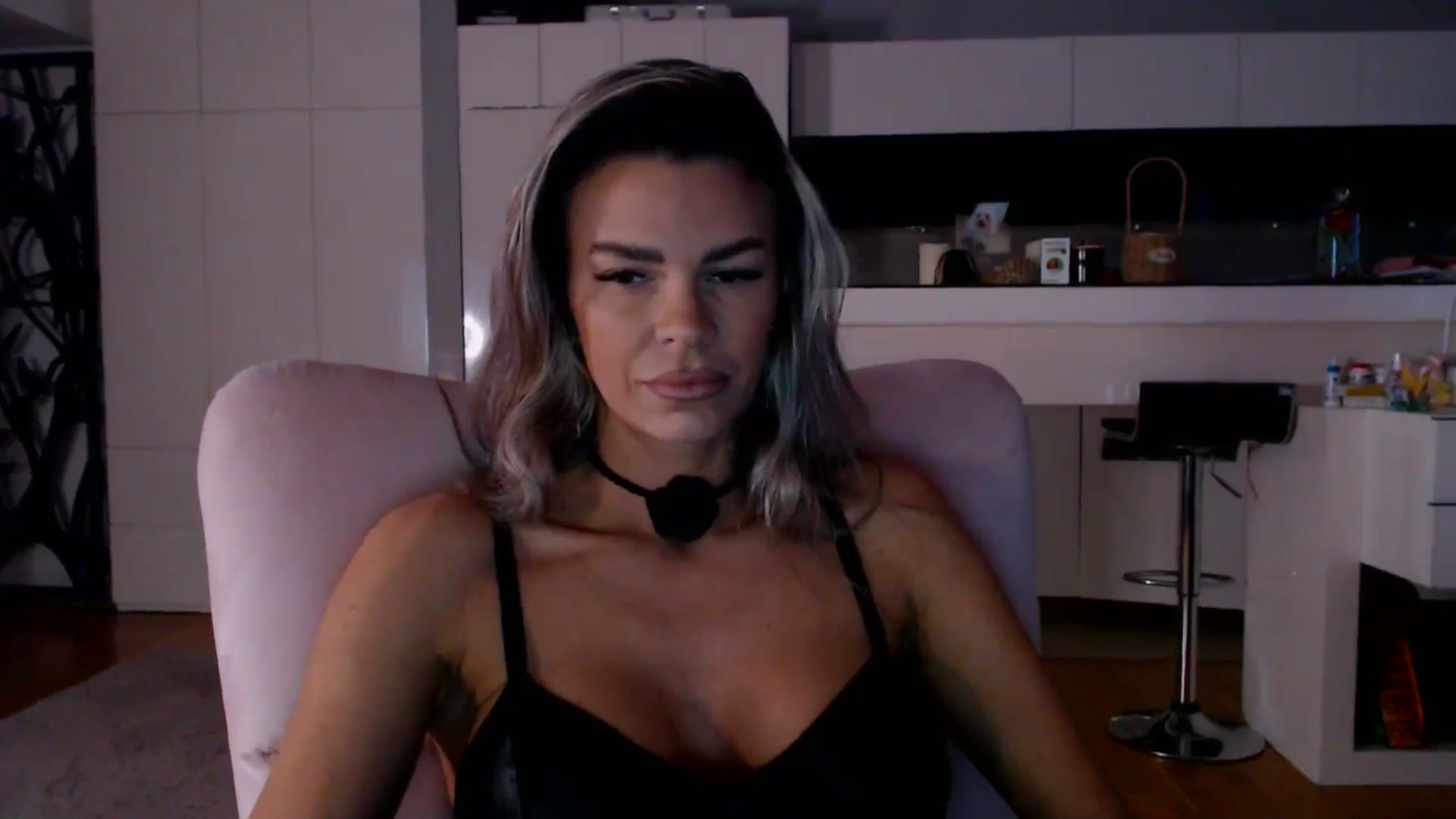 Gallery image thumbnail from D_y_y's myfreecams stream on, 03/19/2026, 05:00 image 14 of 20