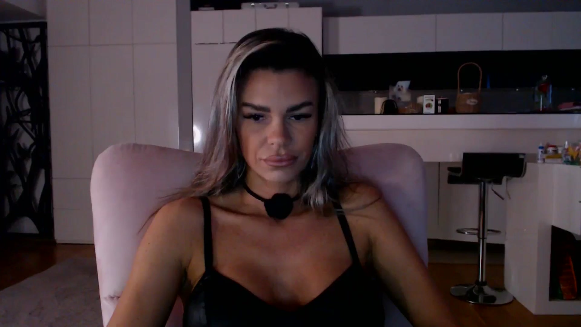 Gallery image thumbnail from D_y_y's myfreecams stream on, 03/19/2026, 05:00 image 17 of 20