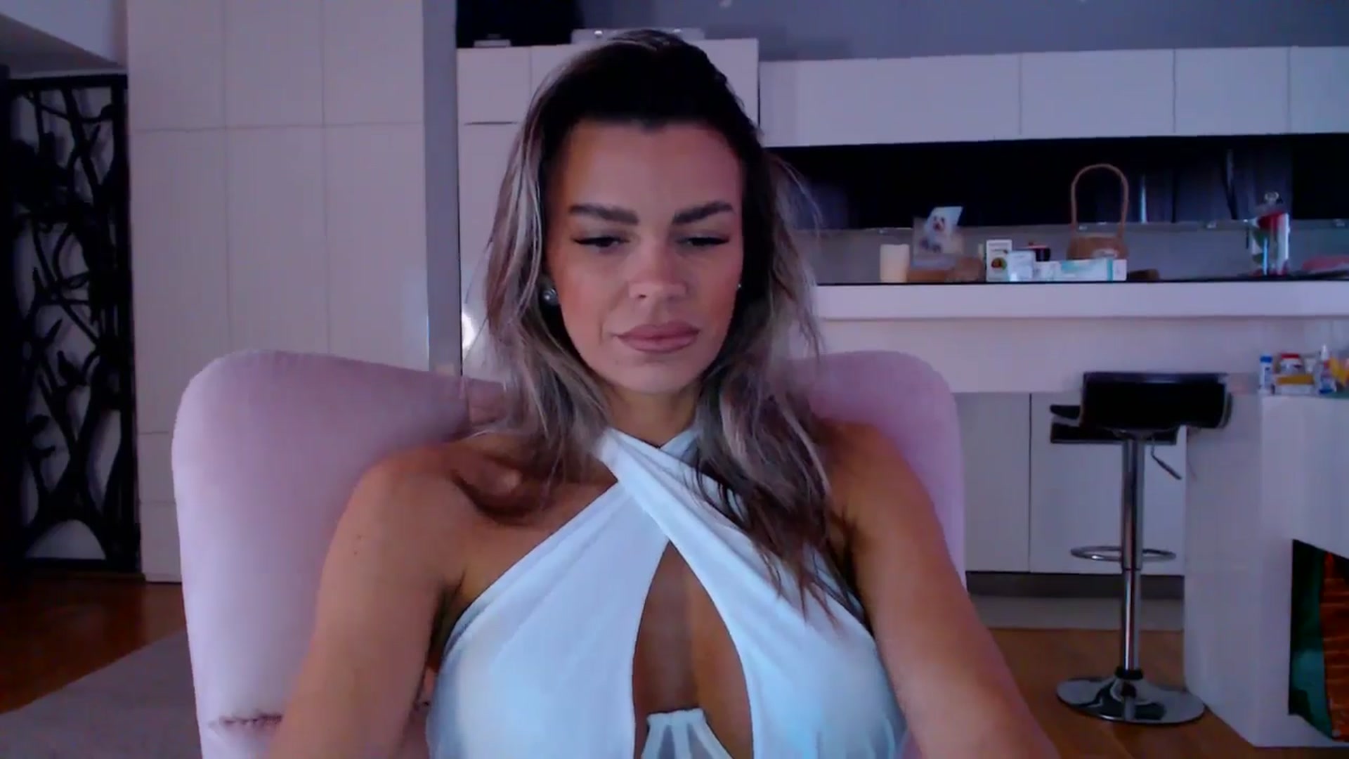 Gallery image thumbnail from D_y_y's myfreecams stream on, 03/24/2026, 05:12 image 19 of 20