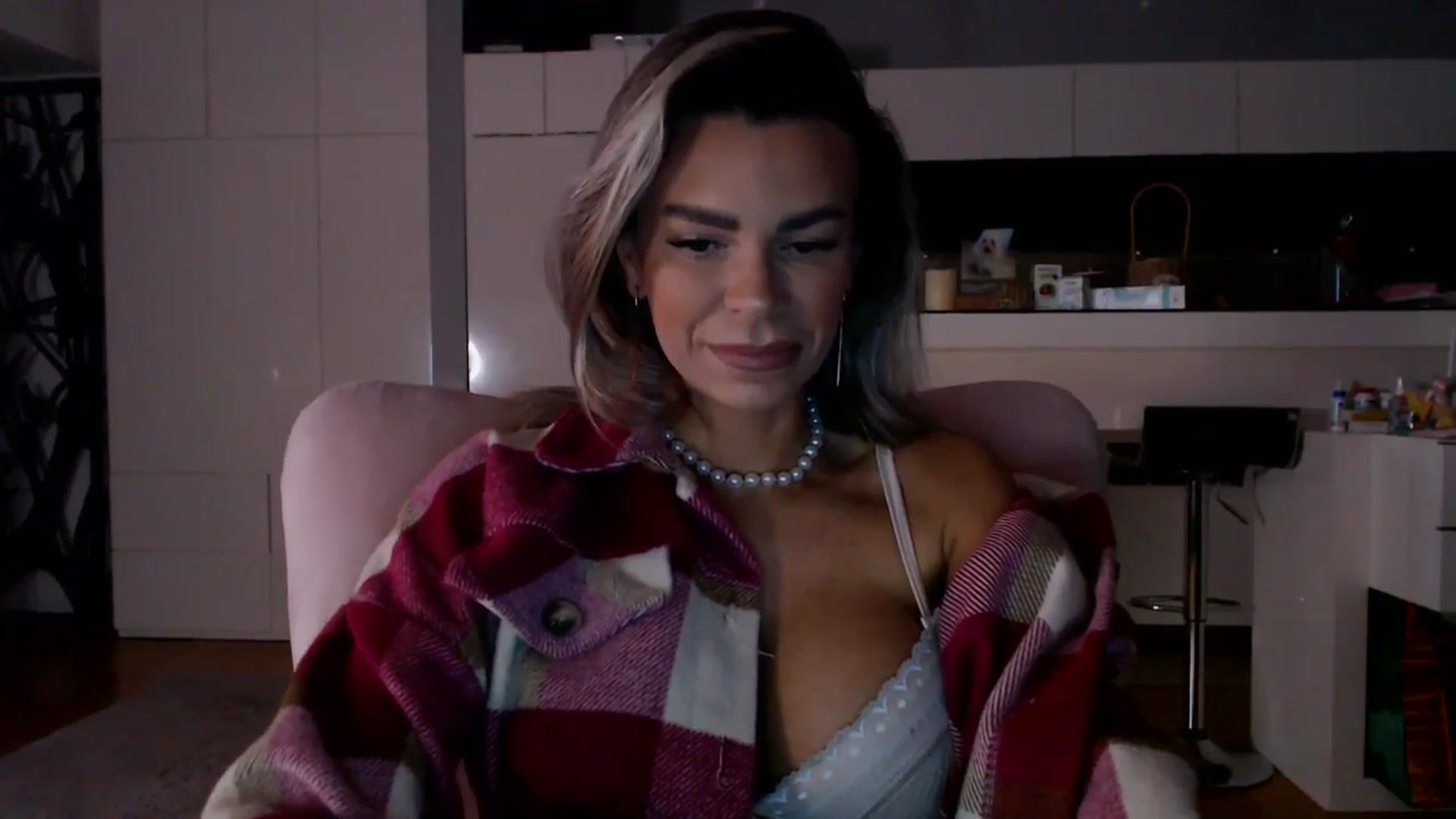 Gallery image thumbnail from D_y_y's myfreecams stream on, 03/26/2026, 05:02 image 2 of 20