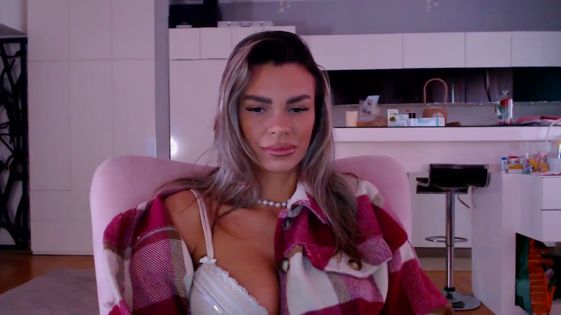 Gallery image thumbnail from D_y_y's myfreecams stream on, 03/26/2026, 05:02 image 19 of 20