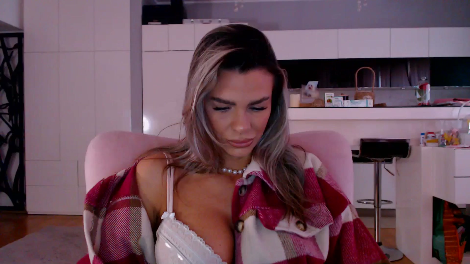 Gallery image thumbnail from D_y_y's myfreecams stream on, 03/26/2026, 05:02 image 18 of 20