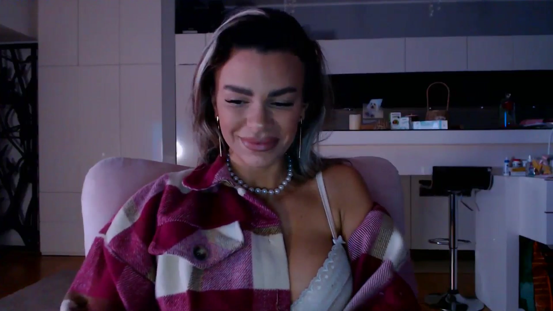 Gallery image thumbnail from D_y_y's myfreecams stream on, 03/26/2026, 05:02 image 6 of 20