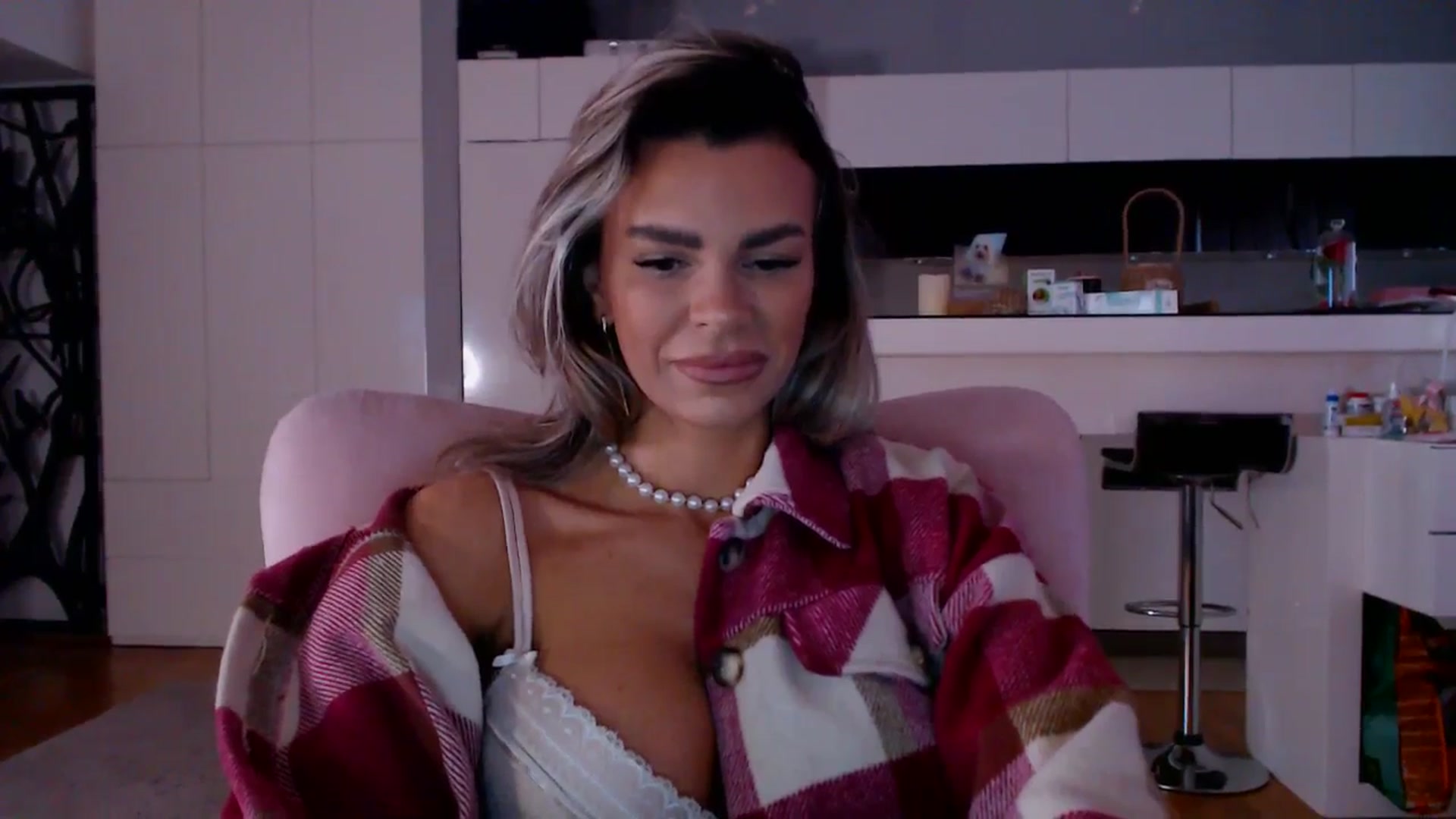 Gallery image thumbnail from D_y_y's myfreecams stream on, 03/26/2026, 05:02 image 12 of 20