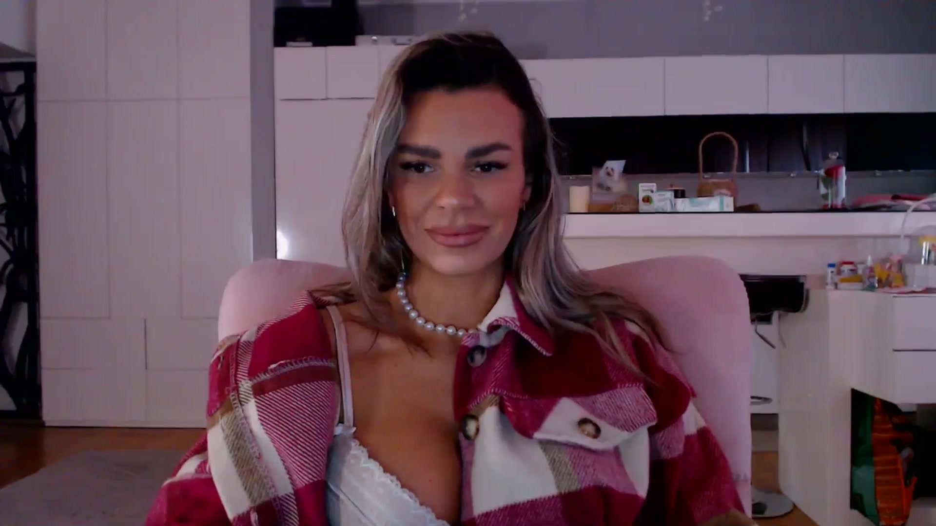 Gallery image thumbnail from D_y_y's myfreecams stream on, 03/26/2026, 05:02 image 15 of 20