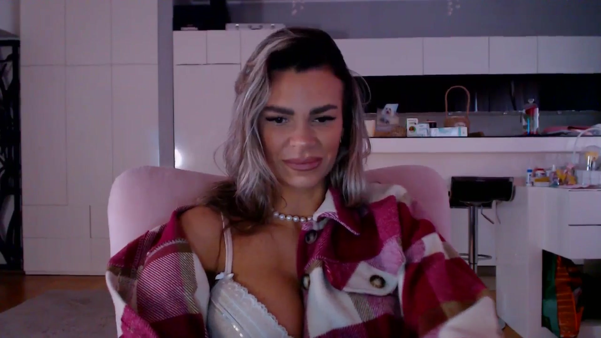 Gallery image thumbnail from D_y_y's myfreecams stream on, 03/26/2026, 05:02 image 14 of 20