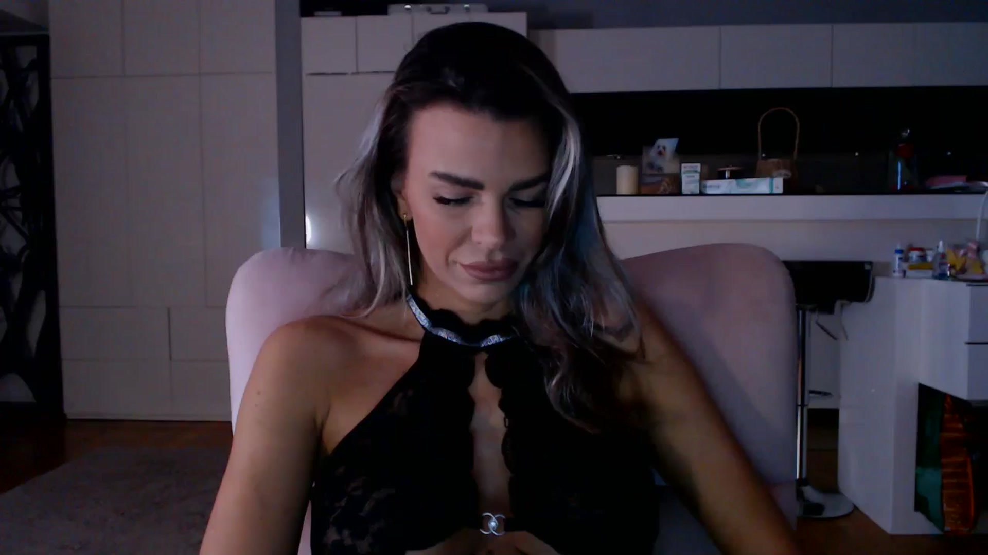 Gallery image thumbnail from D_y_y's myfreecams stream on, 03/29/2026, 05:31 image 4 of 20