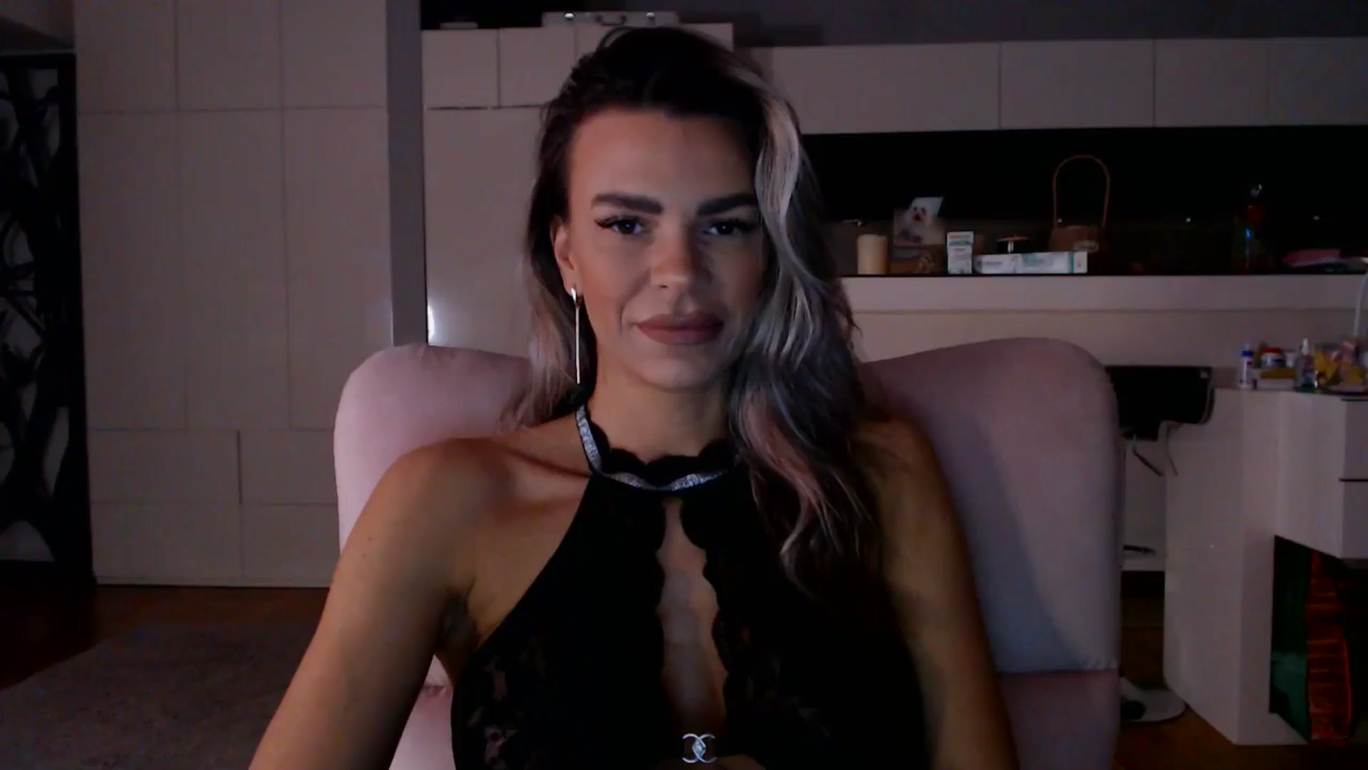 Gallery image thumbnail from D_y_y's myfreecams stream on, 03/29/2026, 05:31 image 1 of 20