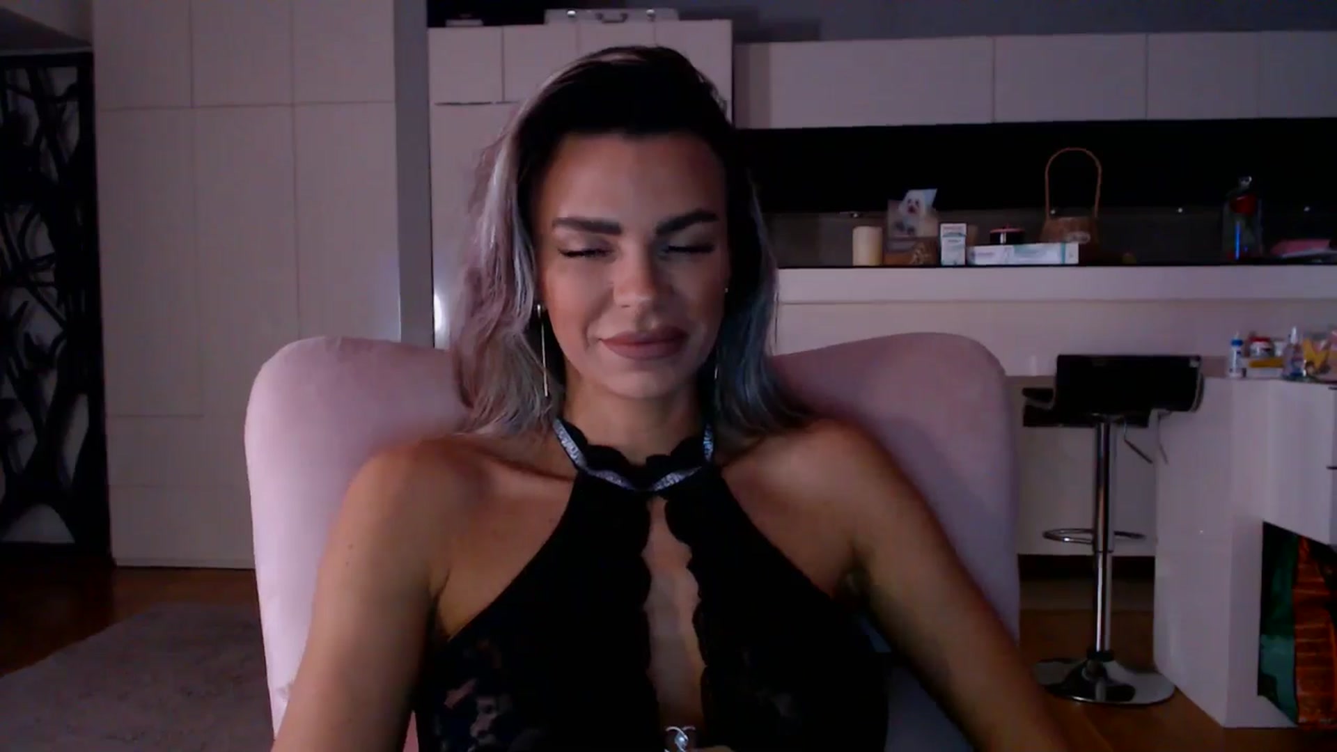 Gallery image thumbnail from D_y_y's myfreecams stream on, 03/29/2026, 05:31 image 9 of 20