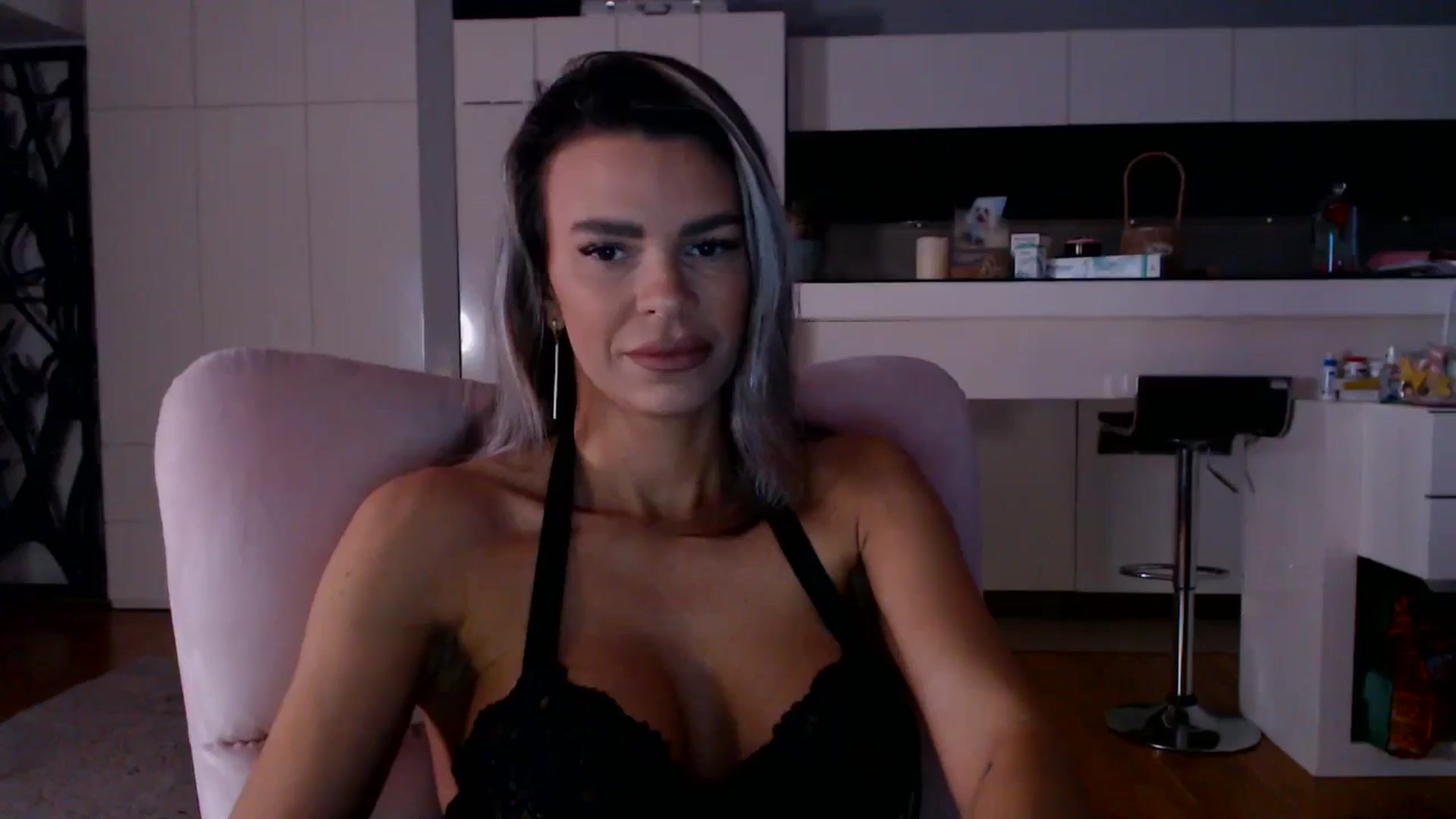 Gallery image thumbnail from D_y_y's myfreecams stream on, 03/30/2026, 05:17 image 2 of 20