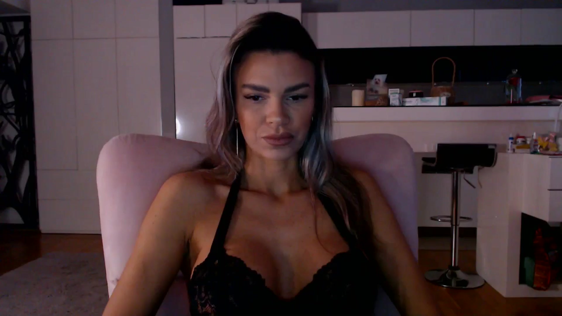 Gallery image thumbnail from D_y_y's myfreecams stream on, 03/30/2026, 05:17 image 8 of 20