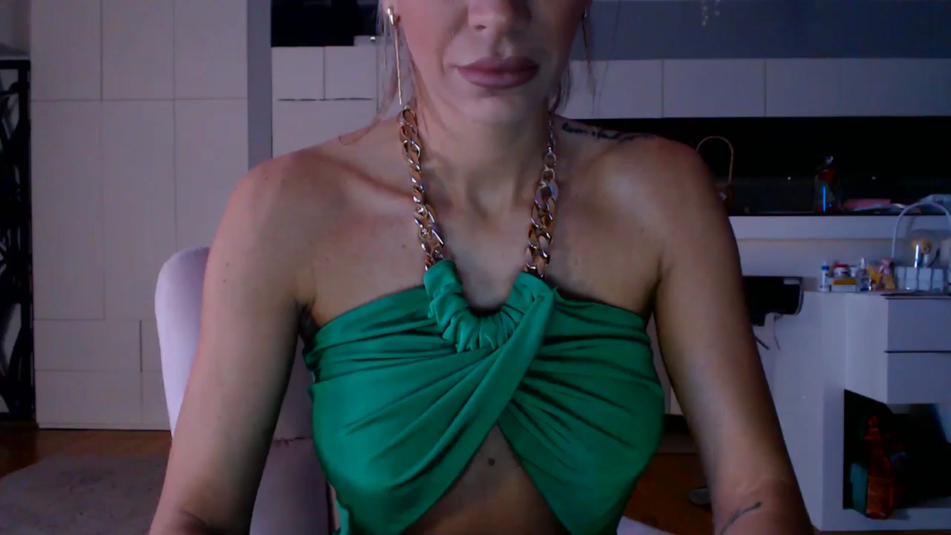 Gallery image thumbnail from D_y_y's myfreecams stream on, 04/01/2026, 05:12 image 4 of 20