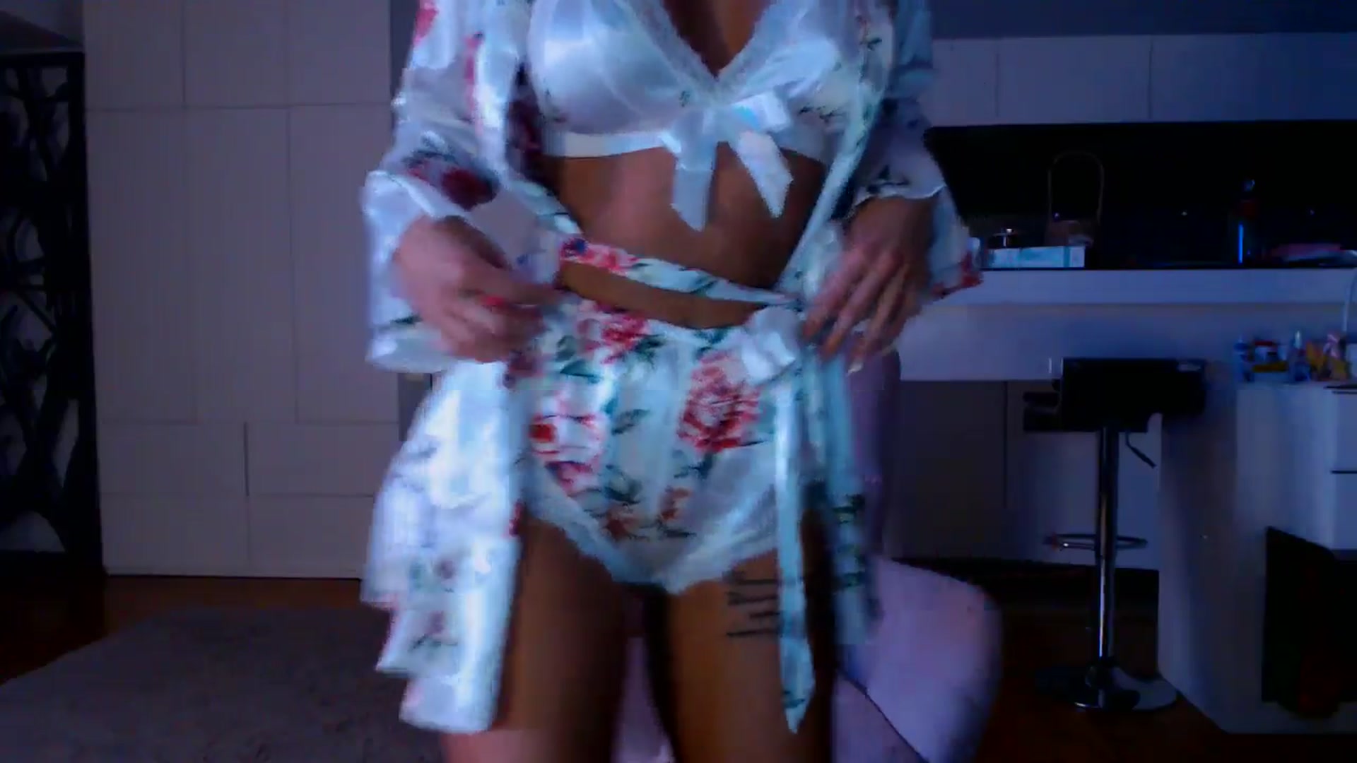 Gallery image thumbnail from D_y_y's myfreecams stream on, 04/02/2026, 03:40 image 11 of 20