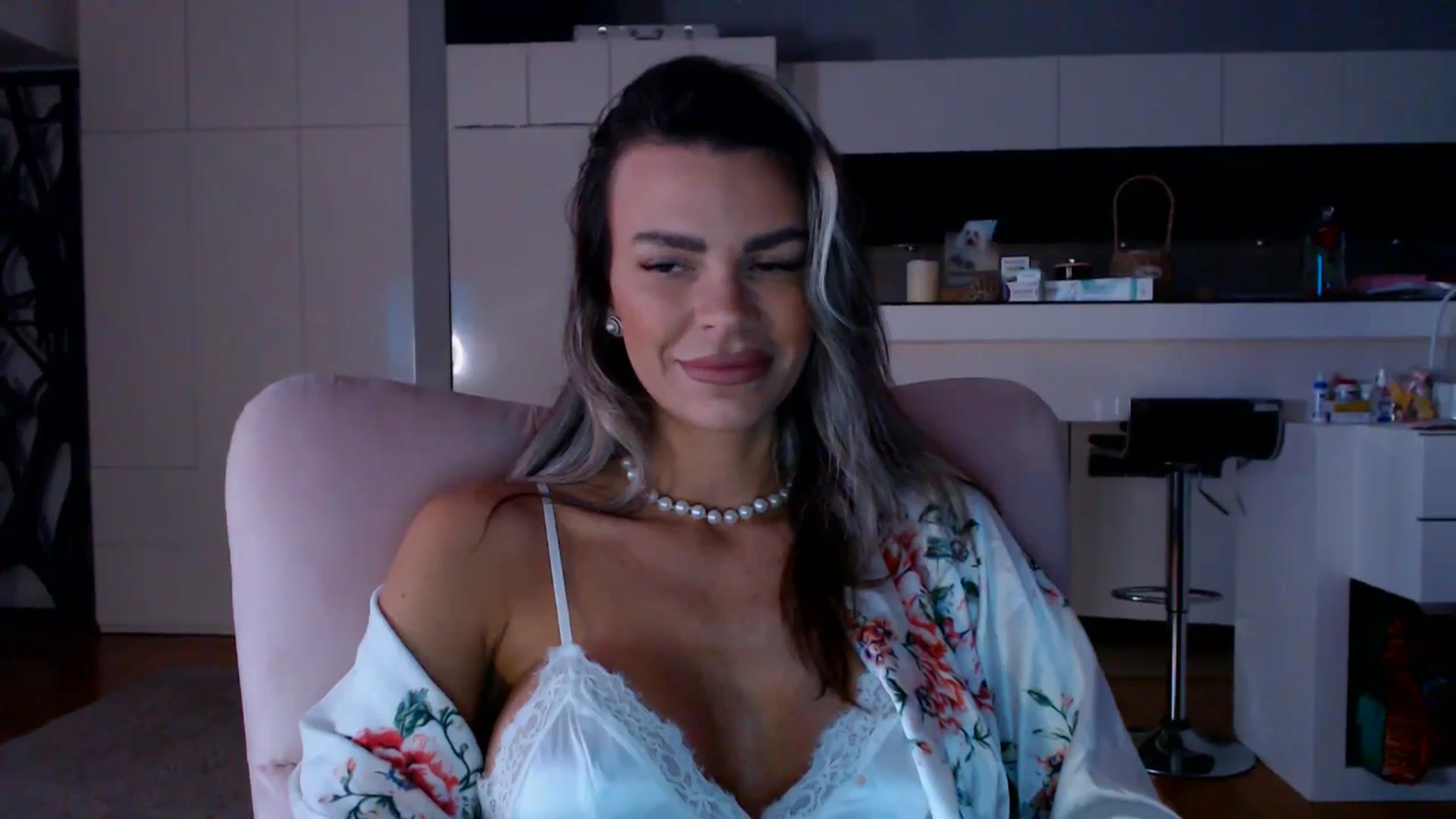 Gallery image thumbnail from D_y_y's myfreecams stream on, 04/02/2026, 04:53 image 13 of 20