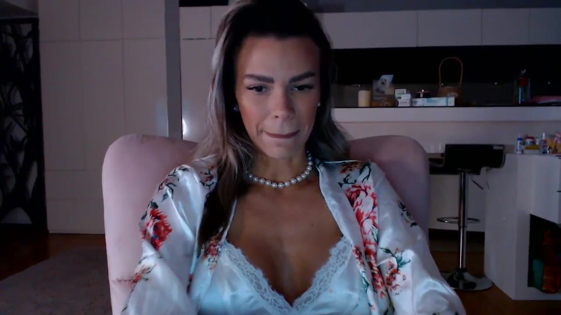 Gallery image thumbnail from D_y_y's myfreecams stream on, 04/02/2026, 04:53 image 14 of 20