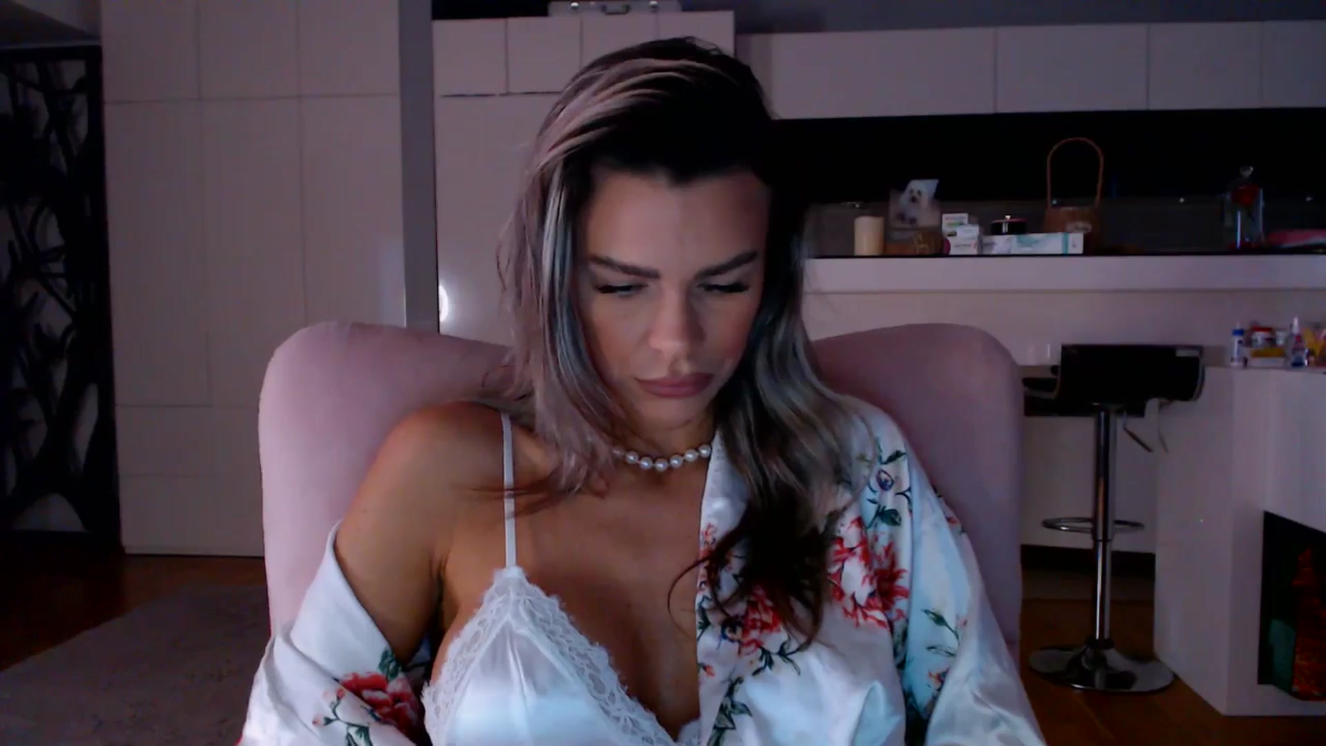 Gallery image thumbnail from D_y_y's myfreecams stream on, 04/02/2026, 04:53 image 19 of 20