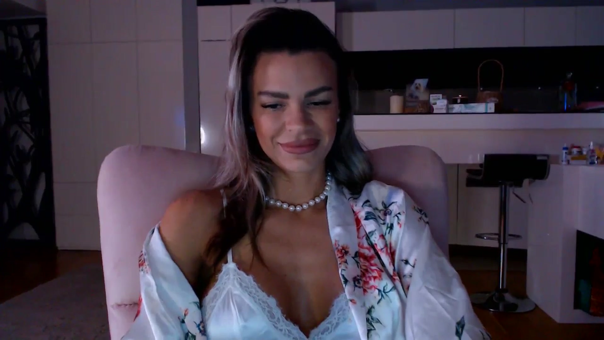 Gallery image thumbnail from D_y_y's myfreecams stream on, 04/02/2026, 04:53 image 15 of 20