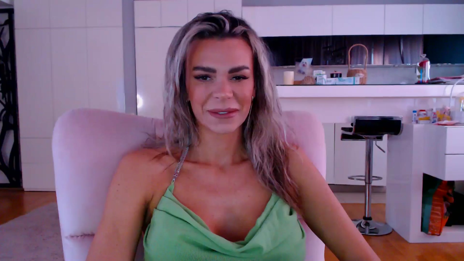 Gallery image thumbnail from D_y_y's myfreecams stream on, 04/09/2026, 05:00 image 9 of 20
