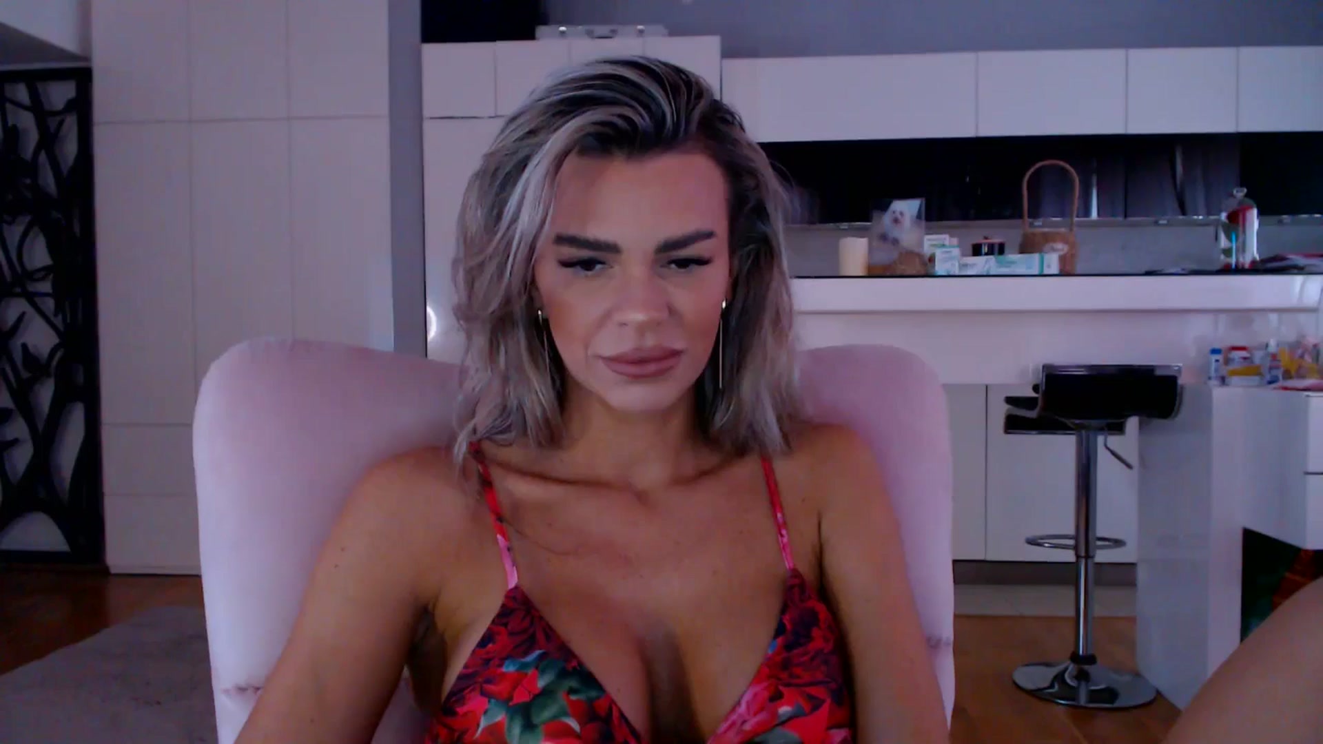 Gallery image thumbnail from D_y_y's myfreecams stream on, 04/10/2026, 05:25 image 9 of 20