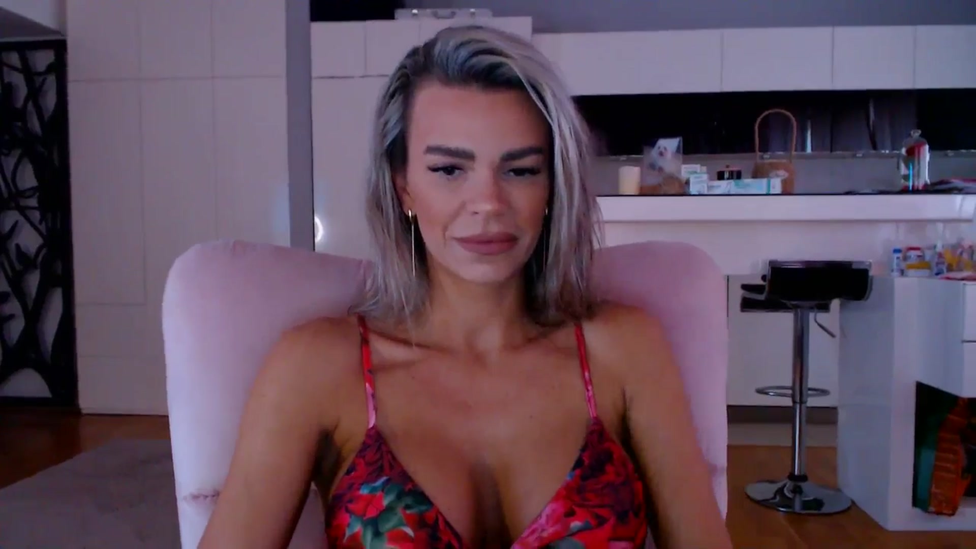 Gallery image thumbnail from D_y_y's myfreecams stream on, 04/10/2026, 05:25 image 3 of 20