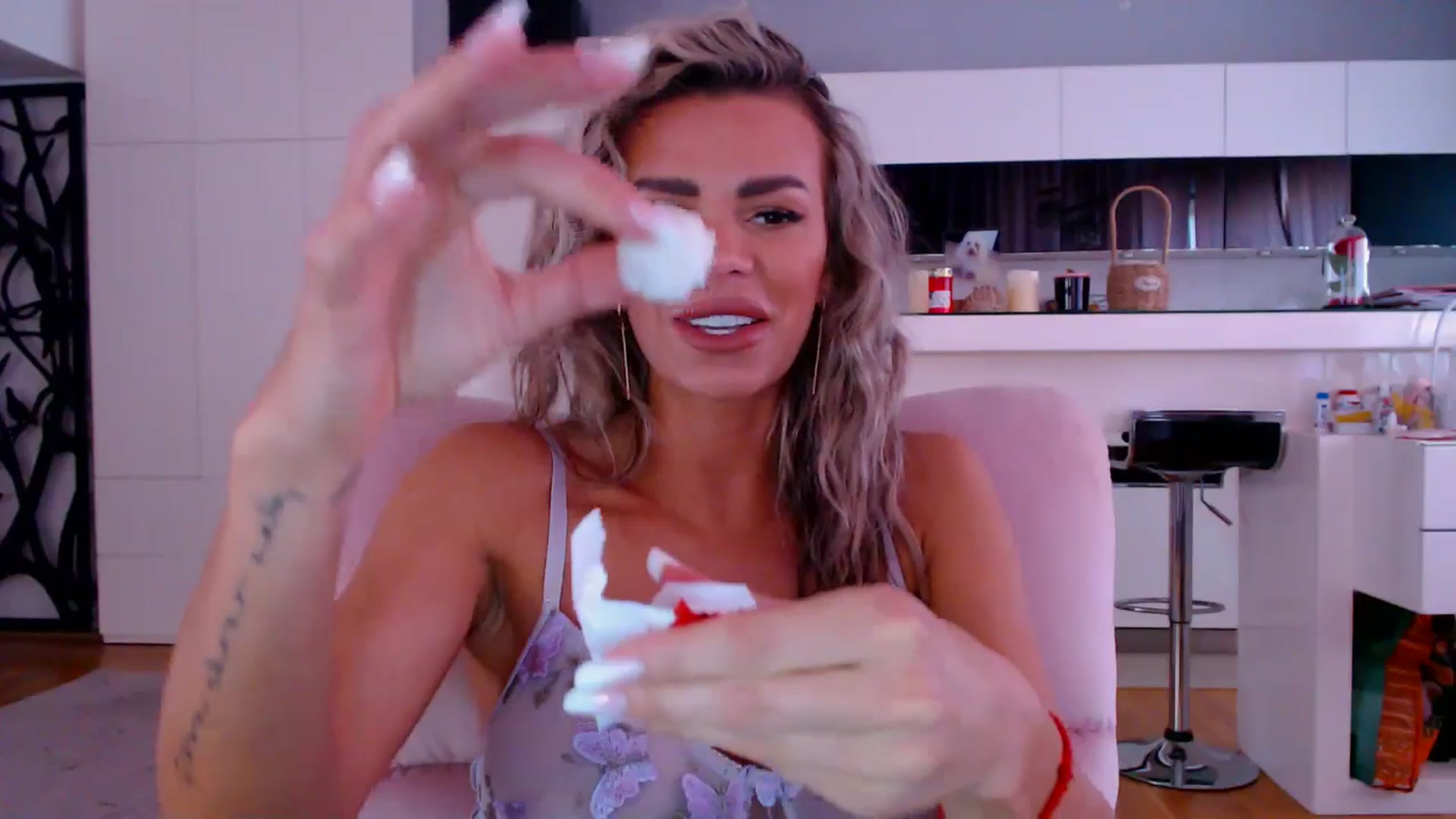 Gallery image thumbnail from D_y_y's myfreecams stream on, 04/13/2026, 05:23 image 9 of 20