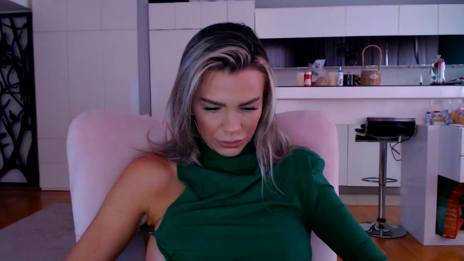 Gallery image thumbnail from D_y_y's myfreecams stream on, 04/21/2026, 05:29 image 20 of 20
