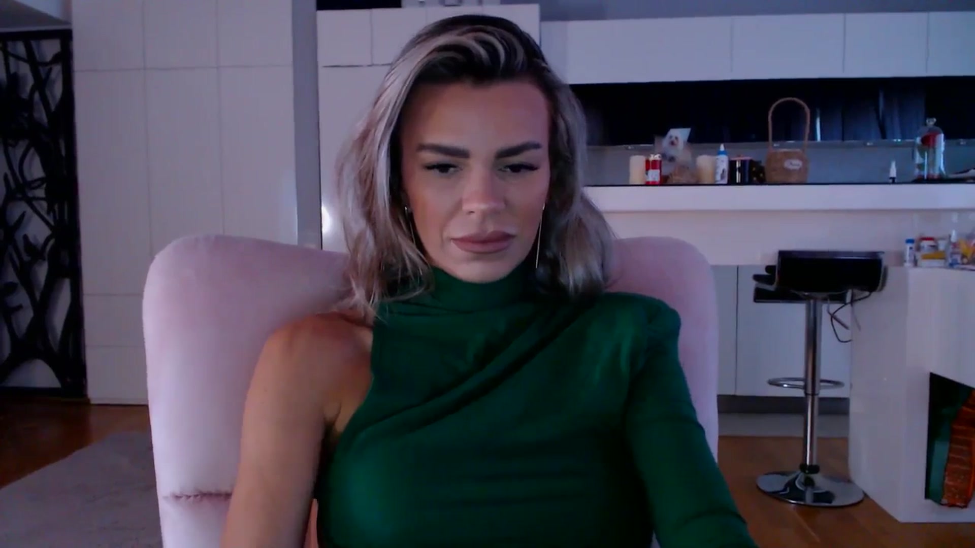Gallery image thumbnail from D_y_y's myfreecams stream on, 04/21/2026, 05:29 image 8 of 20