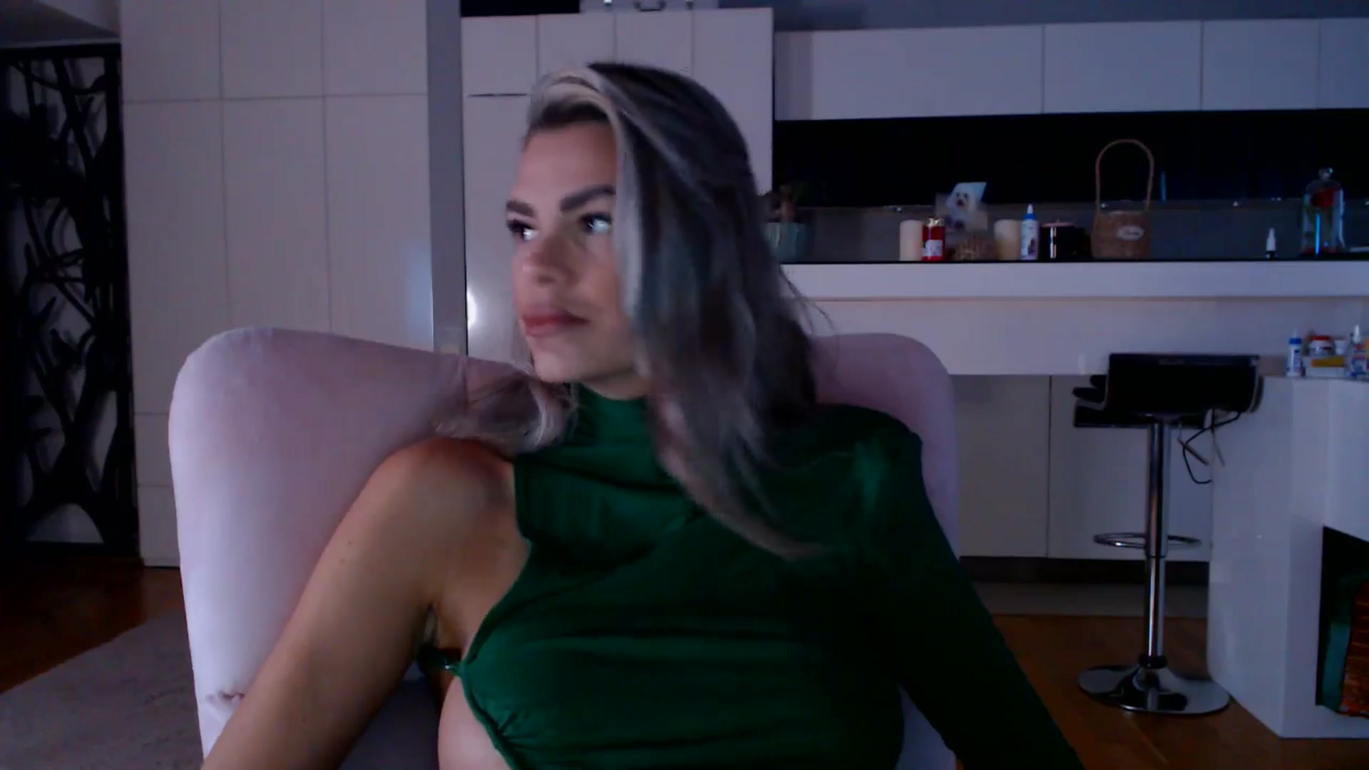 Gallery image thumbnail from D_y_y's myfreecams stream on, 04/21/2026, 05:29 image 2 of 20