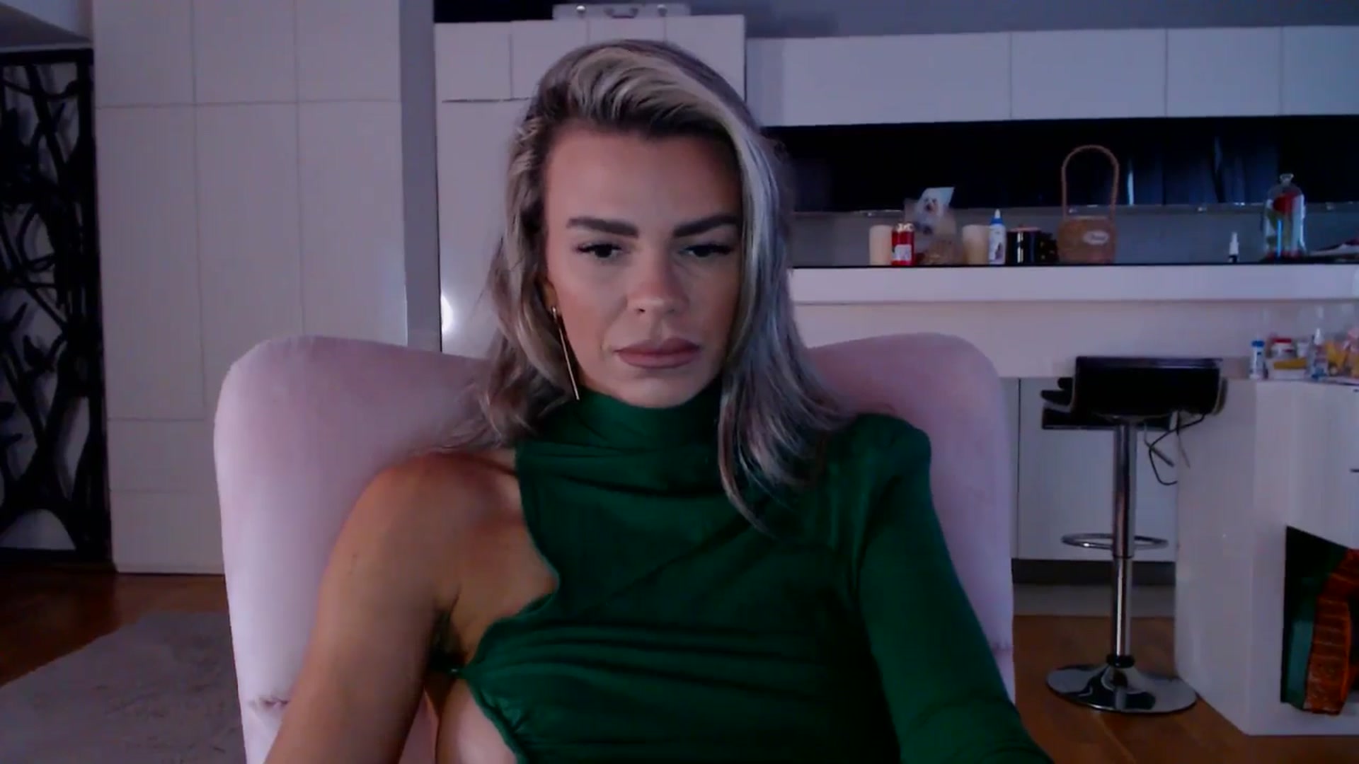 Gallery image thumbnail from D_y_y's myfreecams stream on, 04/21/2026, 05:29 image 6 of 20