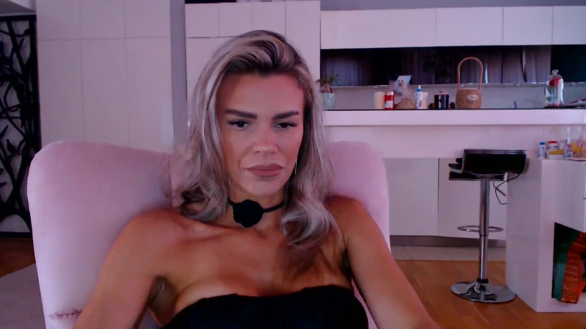 Gallery image thumbnail from D_y_y's myfreecams stream on, 04/23/2026, 05:15 image 6 of 20