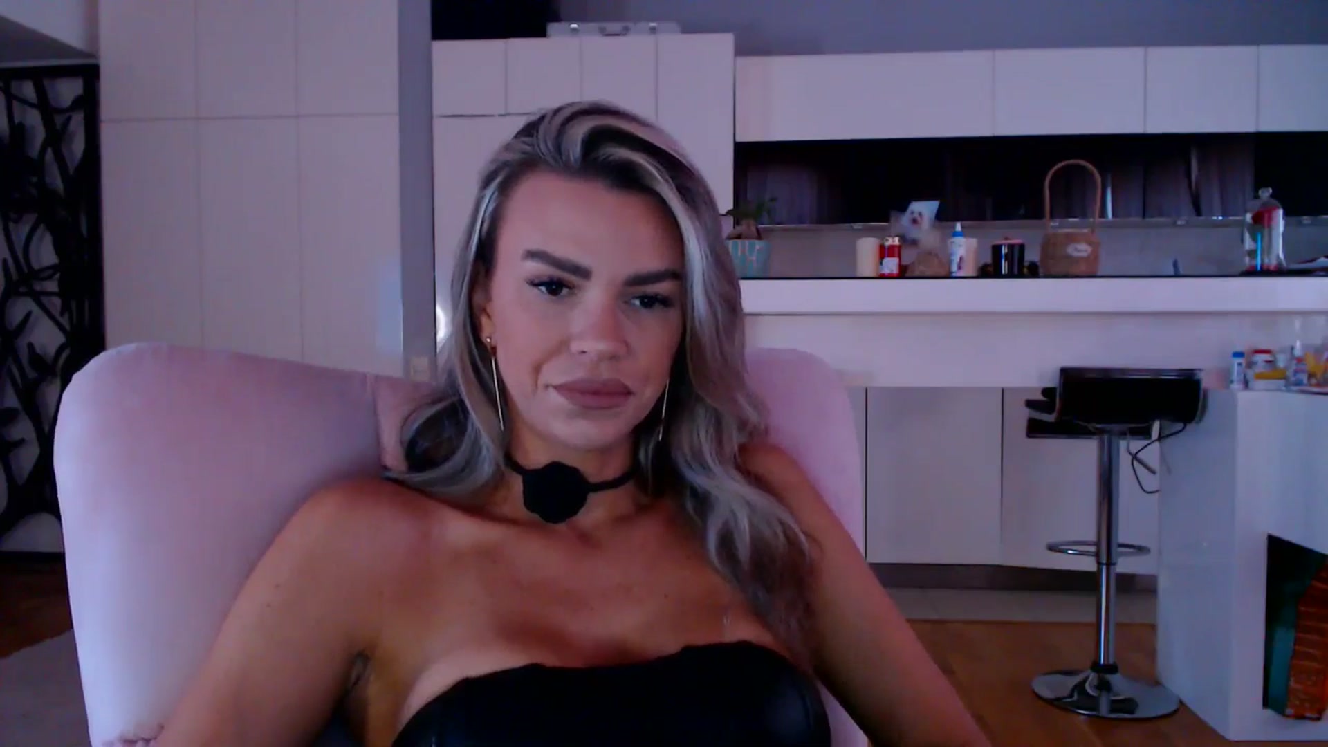 Gallery image thumbnail from D_y_y's myfreecams stream on, 04/23/2026, 05:15 image 2 of 20