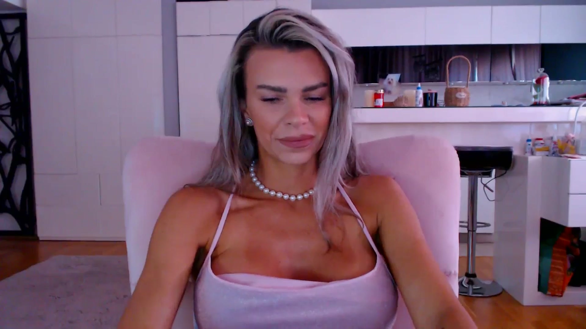Gallery image thumbnail from D_y_y's myfreecams stream on, 04/27/2026, 05:44 image 5 of 20