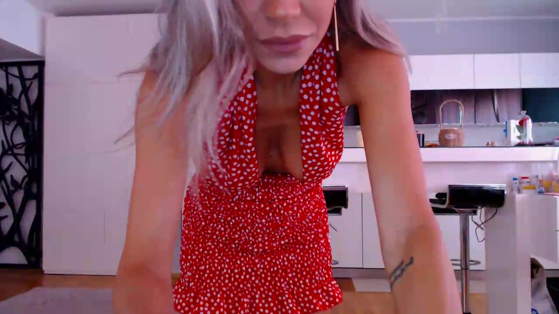 Gallery image thumbnail from D_y_y's myfreecams stream on, 05/19/2026, 05:39 image 7 of 20