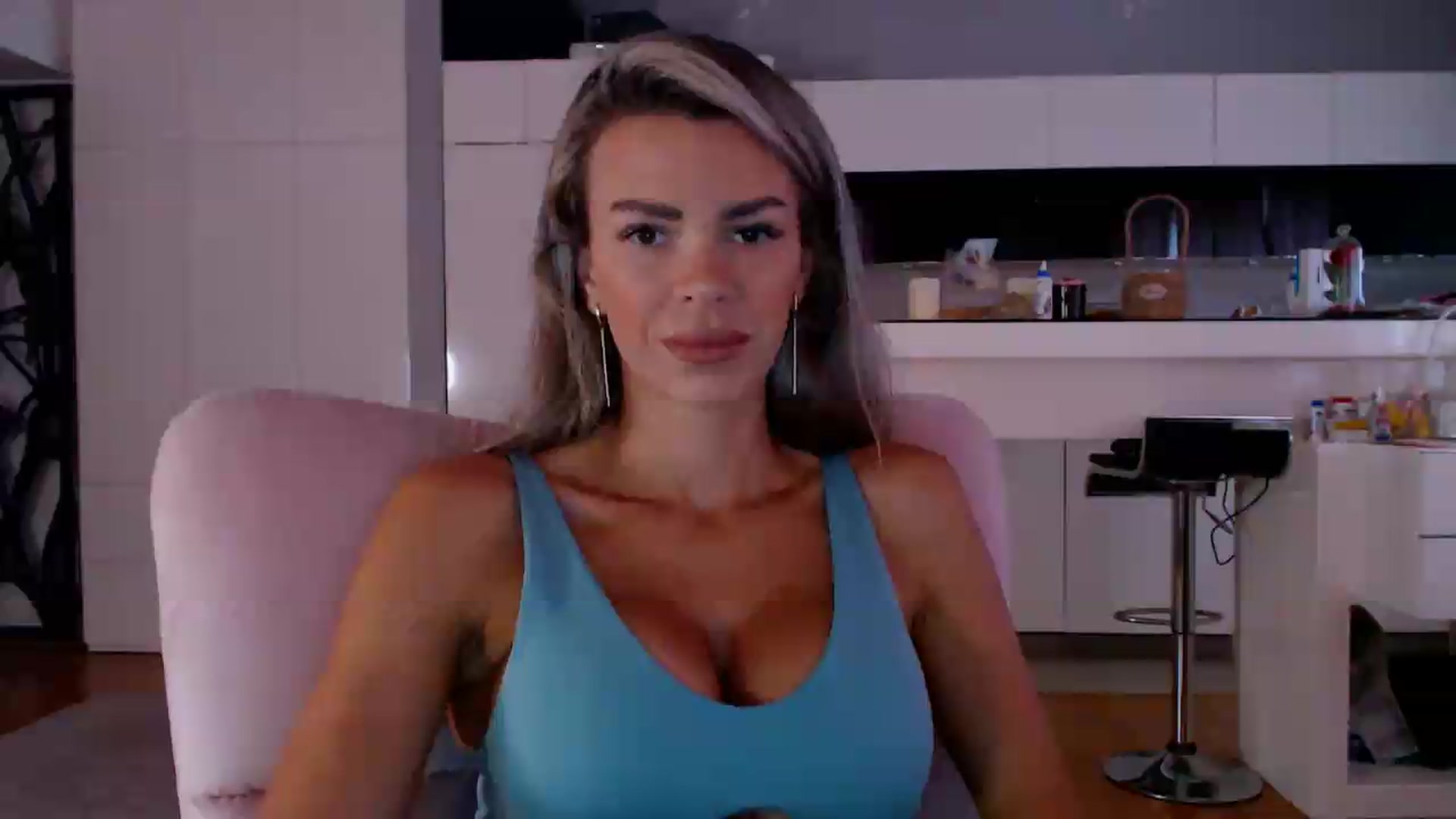 Gallery image thumbnail from D_y_y's myfreecams stream on, 05/20/2026, 04:42 image 2 of 20