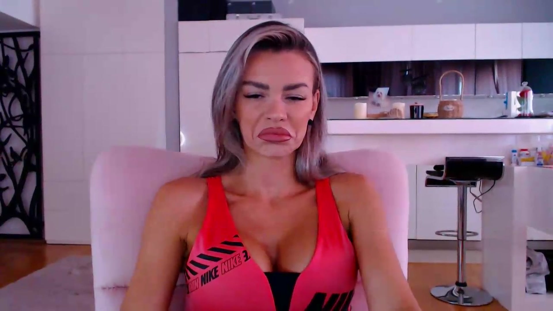 Gallery image thumbnail from D_y_y's myfreecams stream on, 05/25/2026, 04:35 image 14 of 20