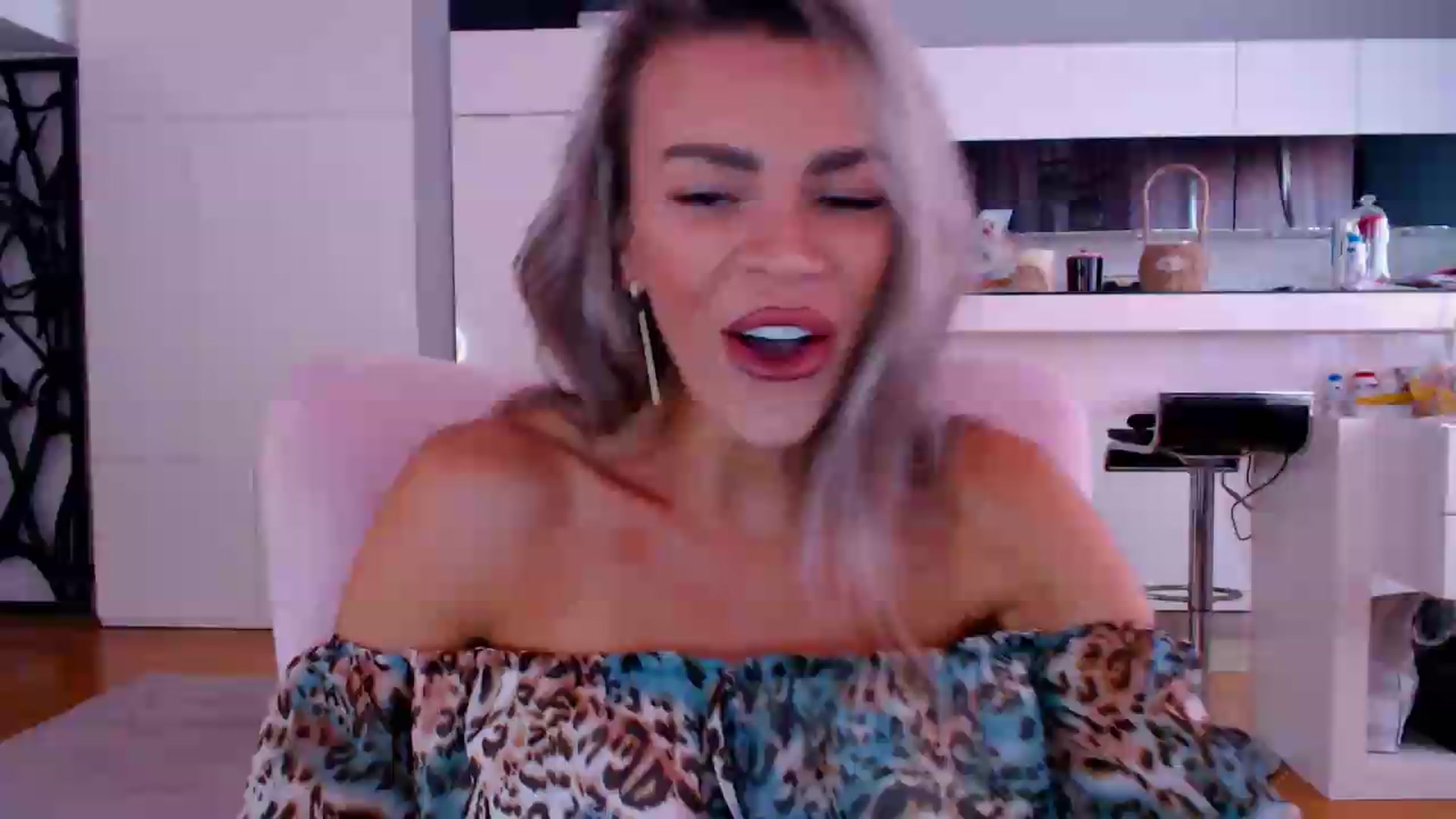 Gallery image thumbnail from D_y_y's myfreecams stream on, 05/28/2026, 05:35 image 16 of 20