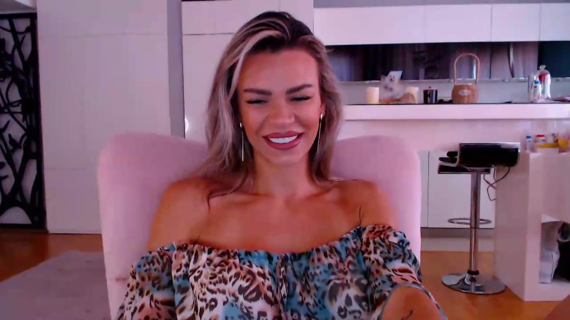 Gallery image thumbnail from D_y_y's myfreecams stream on, 05/28/2026, 05:35 image 8 of 20
