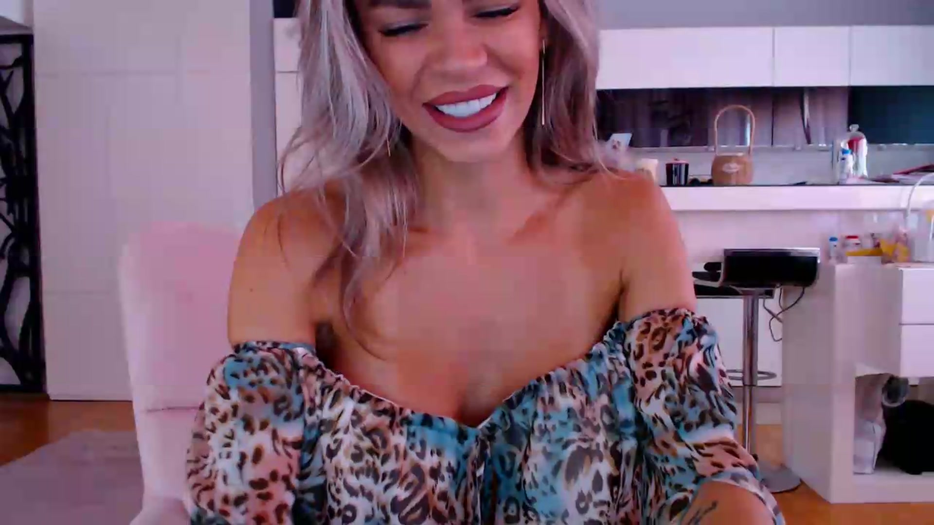 Gallery image thumbnail from D_y_y's myfreecams stream on, 05/28/2026, 05:35 image 7 of 20