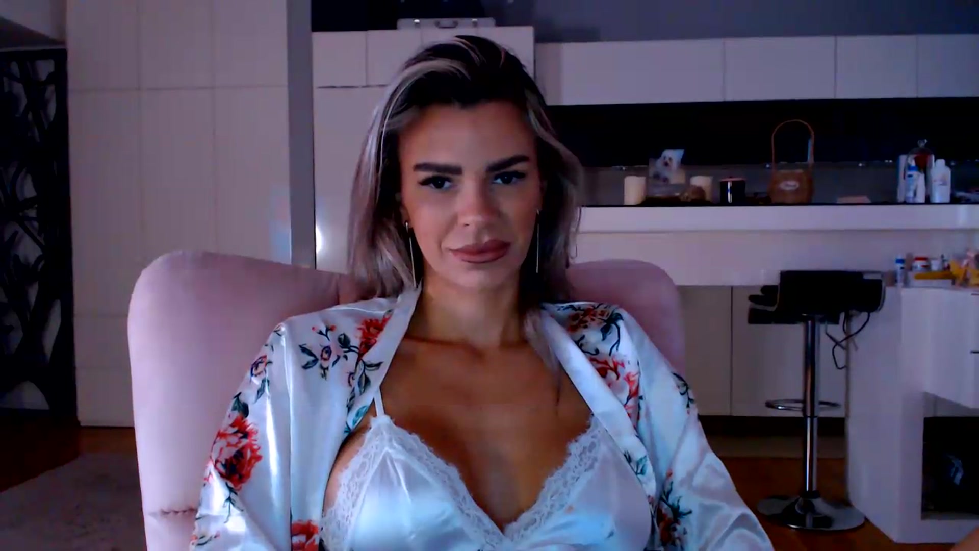 Gallery image thumbnail from D_y_y's myfreecams stream on, 06/02/2026, 04:56 image 7 of 20