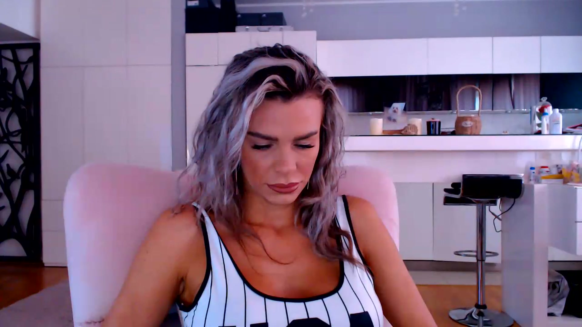 Gallery image thumbnail from D_y_y's myfreecams stream on, 06/04/2026, 04:53 image 20 of 20