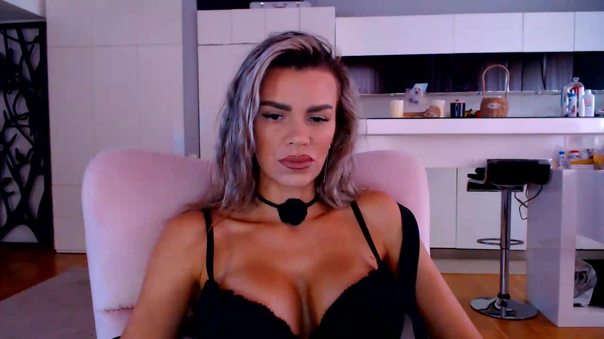 Gallery image thumbnail from D_y_y's myfreecams stream on, 06/07/2026, 05:14 image 13 of 20