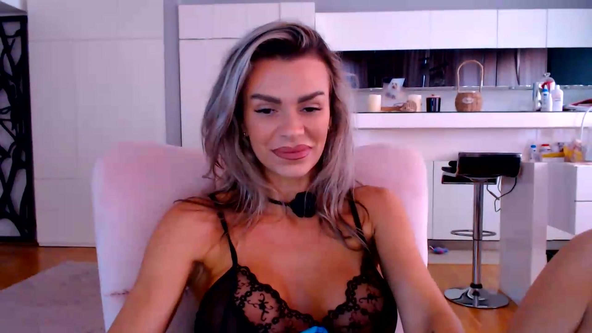 Gallery image thumbnail from D_y_y's myfreecams stream on, 06/09/2026, 05:12 image 17 of 20