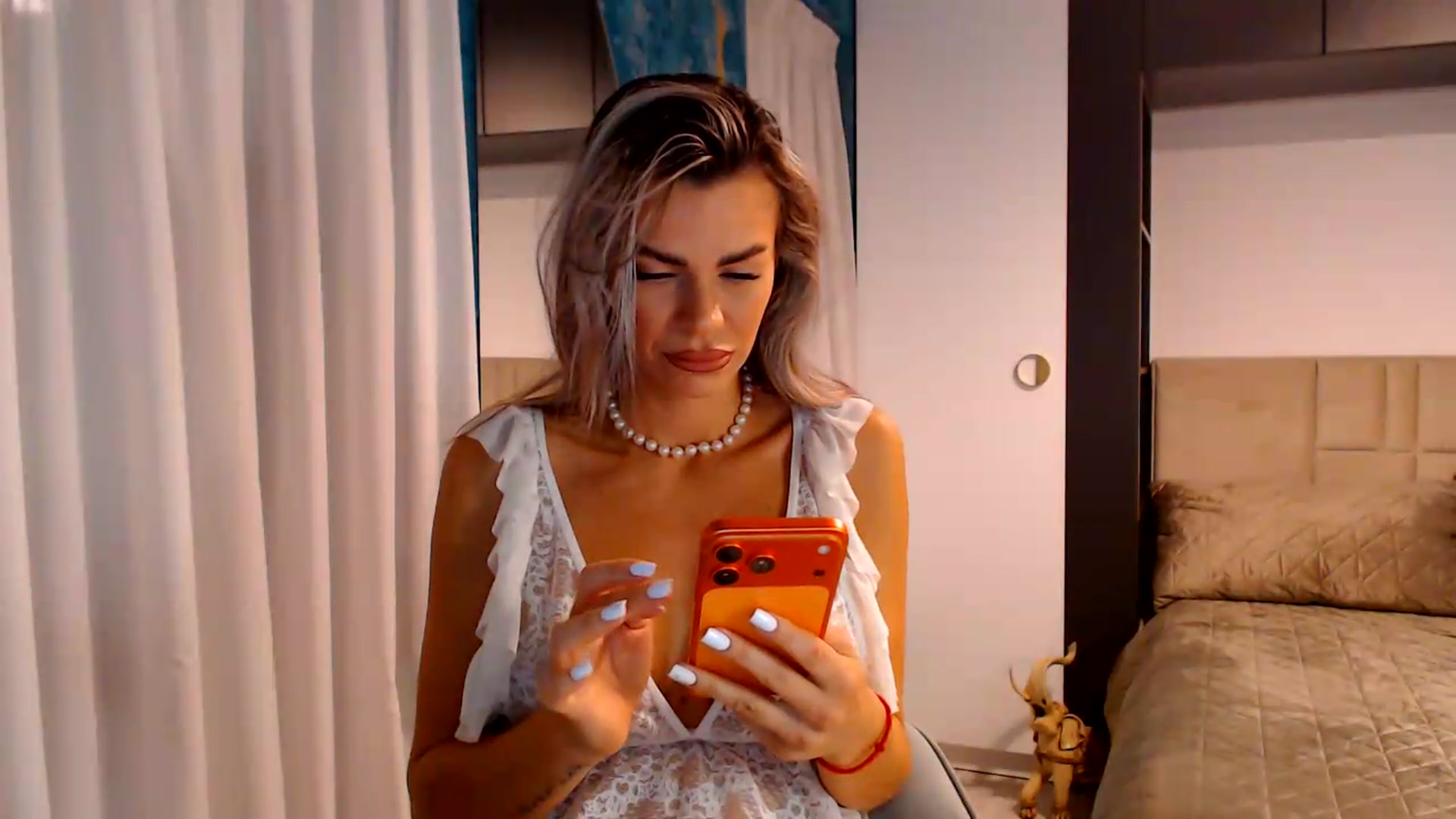 Gallery image thumbnail from D_y_y's myfreecams stream on, 06/12/2026, 05:12 image 19 of 20