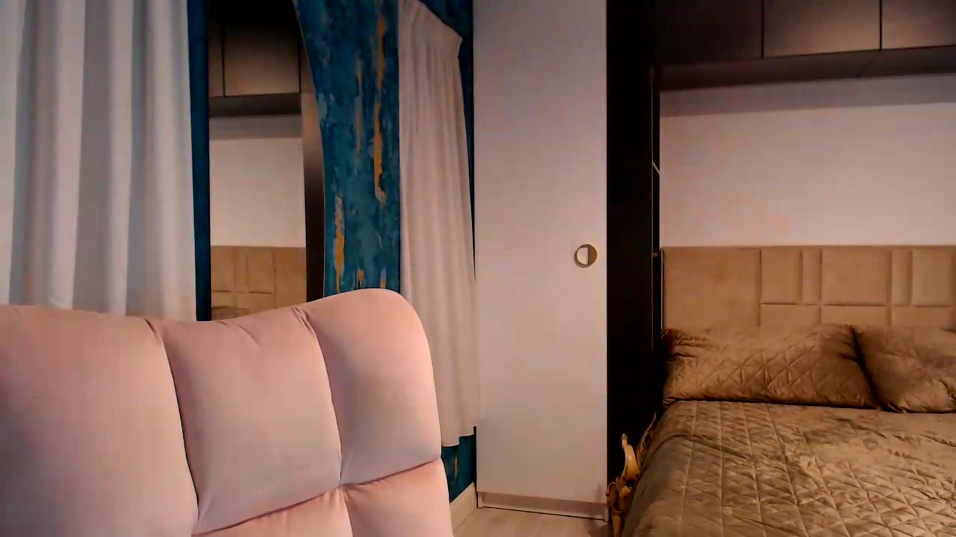 Gallery image thumbnail from D_y_y's myfreecams stream on, 06/14/2026, 04:35 image 10 of 20
