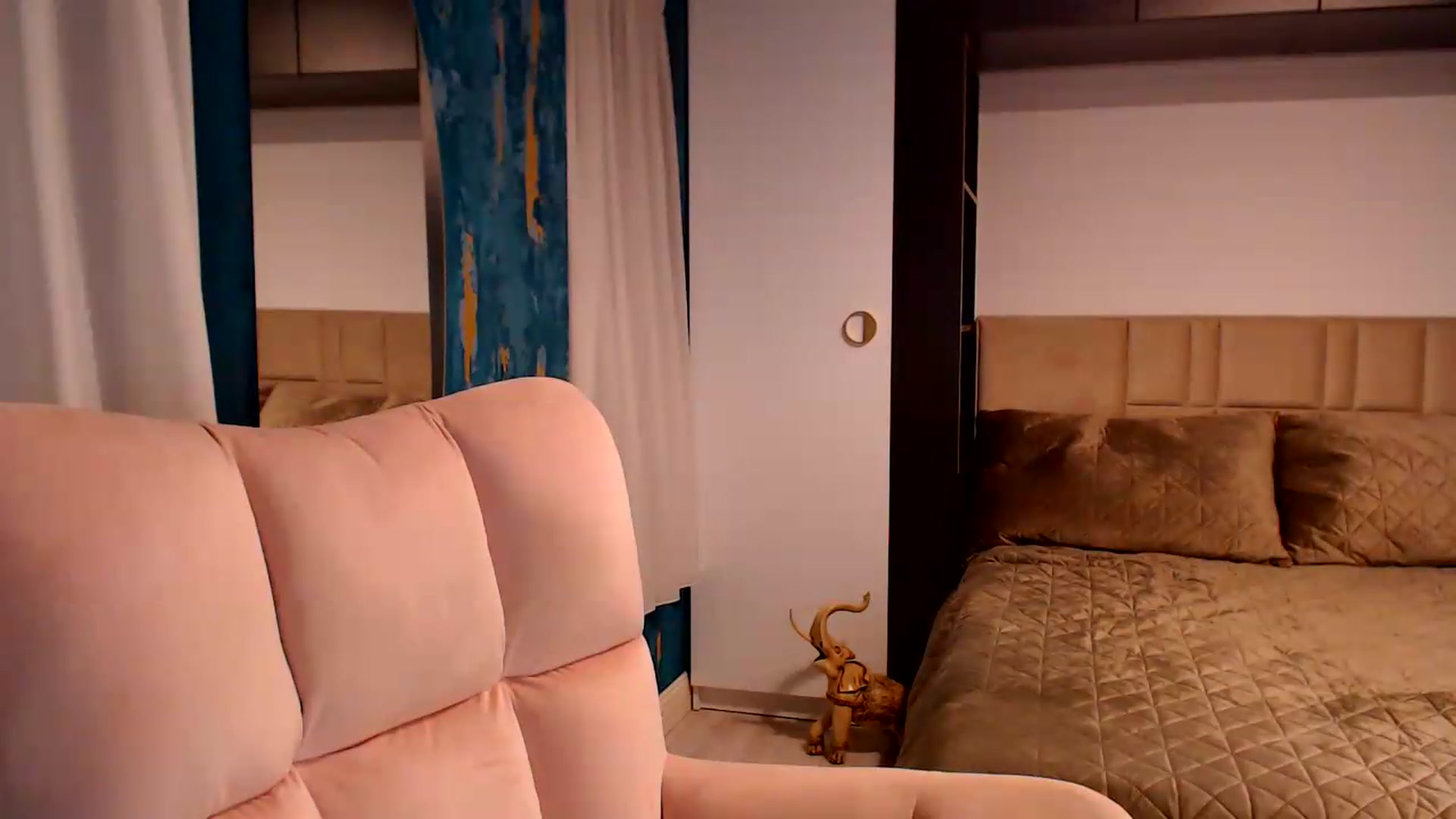 Gallery image thumbnail from D_y_y's myfreecams stream on, 06/20/2026, 05:41 image 9 of 20