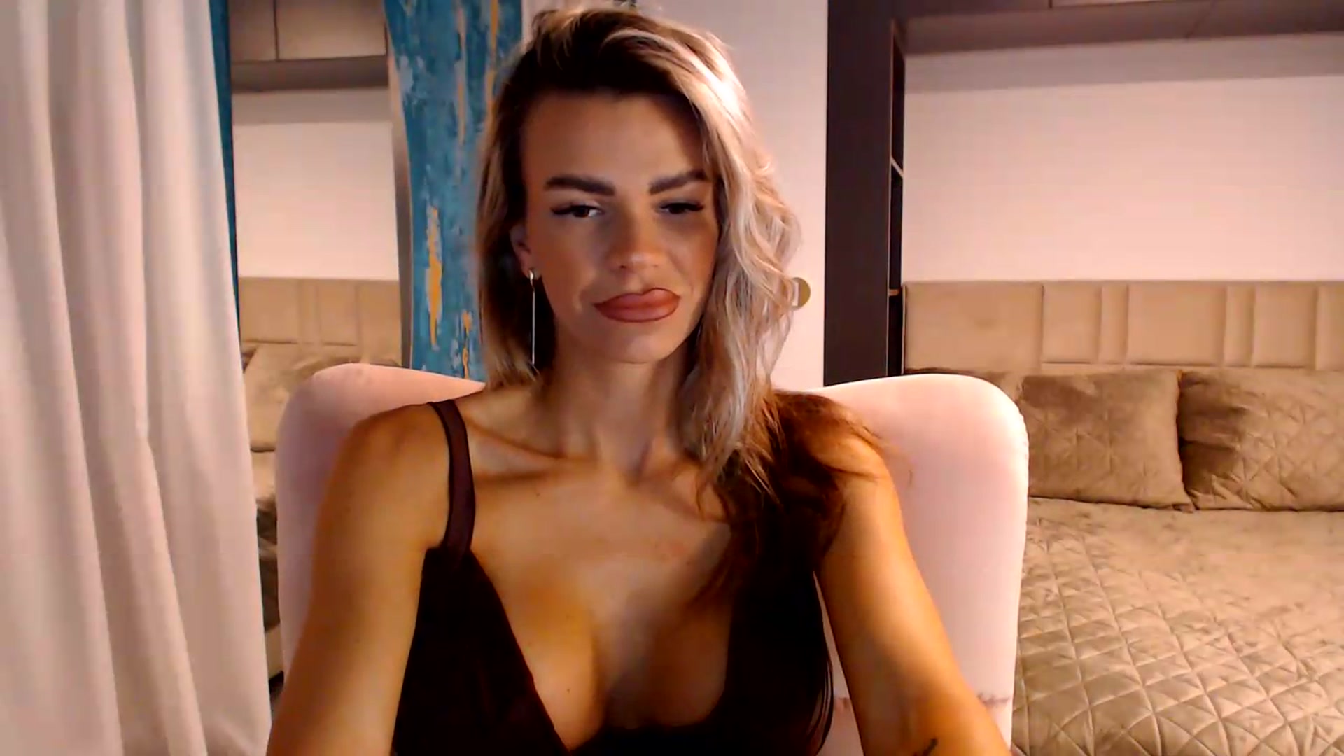 Gallery image thumbnail from D_y_y's myfreecams stream on, 06/21/2026, 04:38 image 10 of 20
