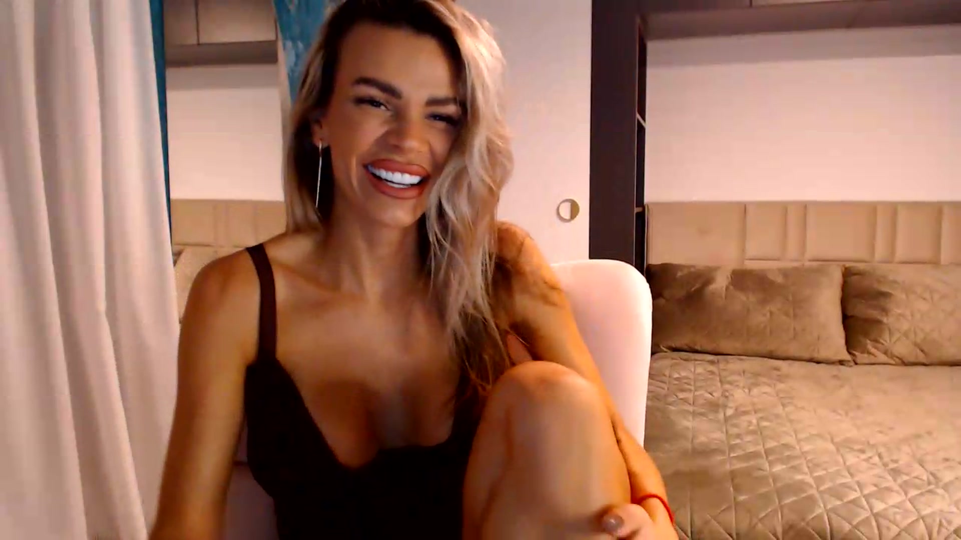 Gallery image thumbnail from D_y_y's myfreecams stream on, 06/21/2026, 04:38 image 11 of 20