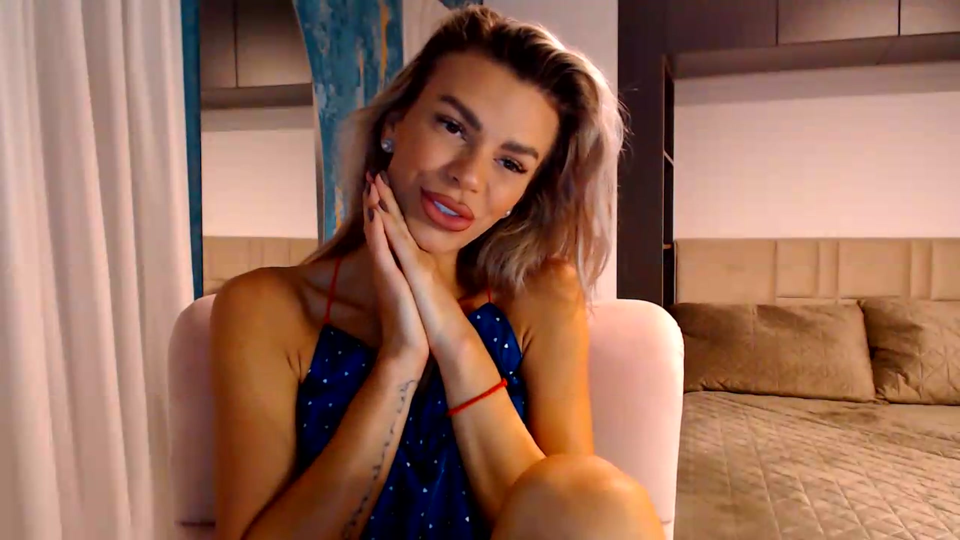 Gallery image thumbnail from D_y_y's myfreecams stream on, 06/24/2026, 05:00 image 7 of 20