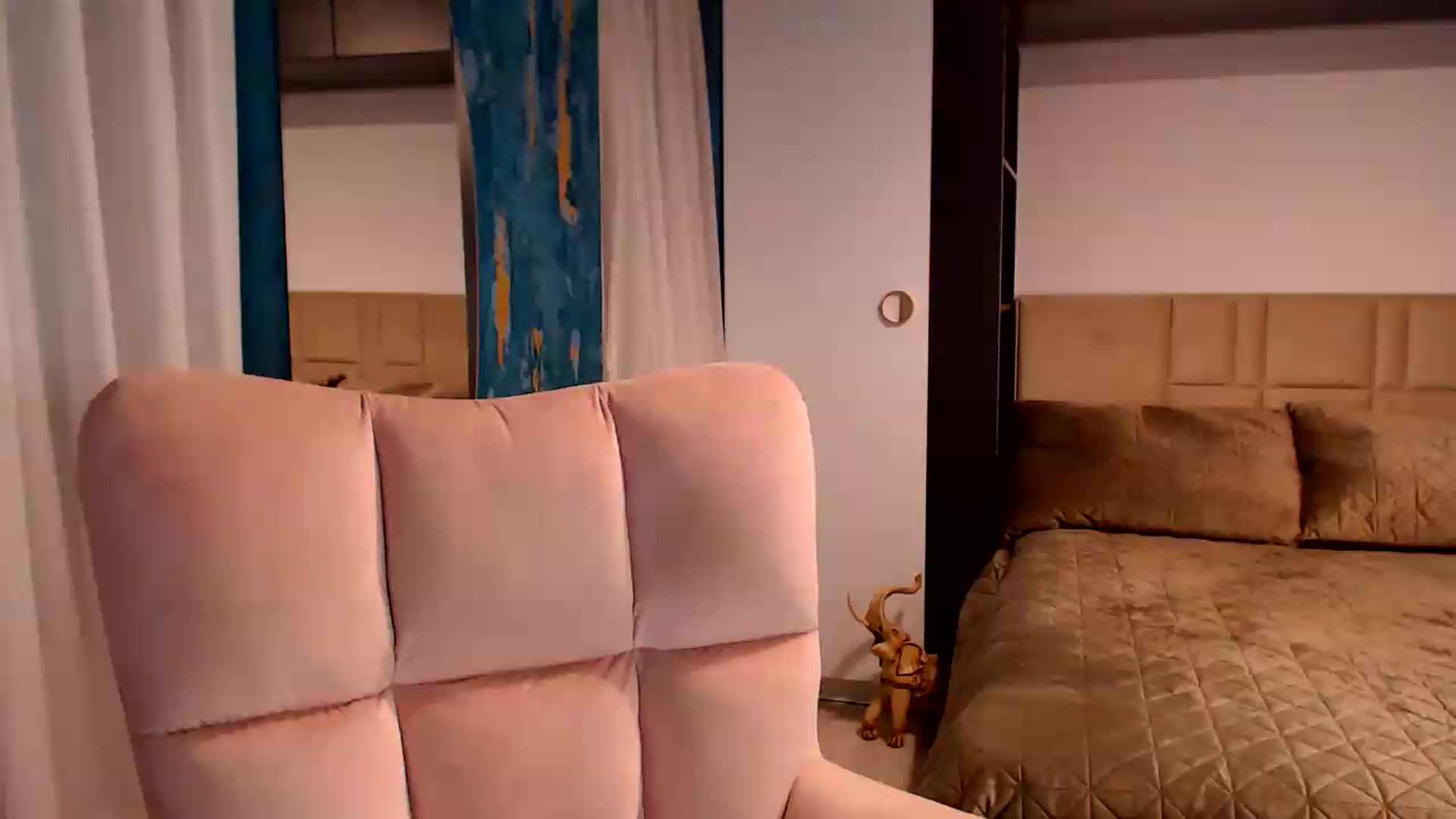 Gallery image thumbnail from D_y_y's myfreecams stream on, 06/26/2026, 05:00 image 16 of 20
